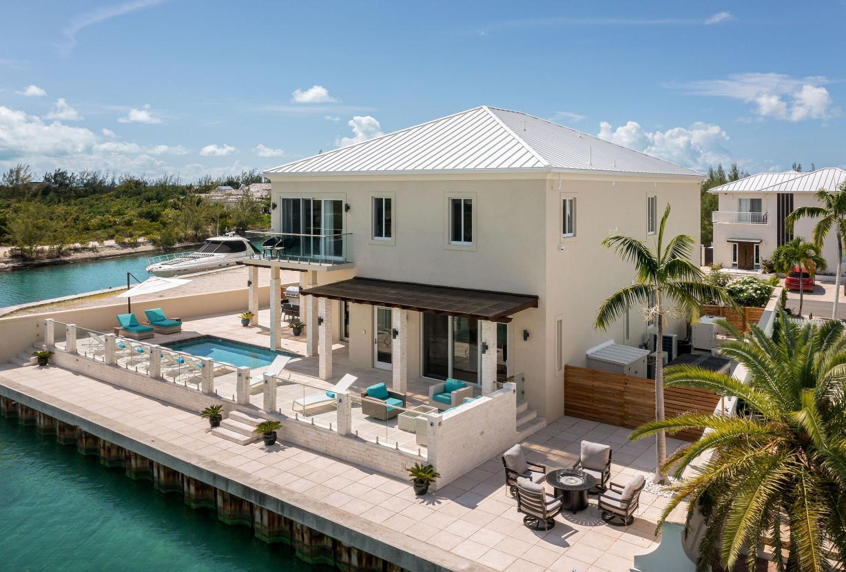 Tci021 – Waterfront villa near Leeward Marina
