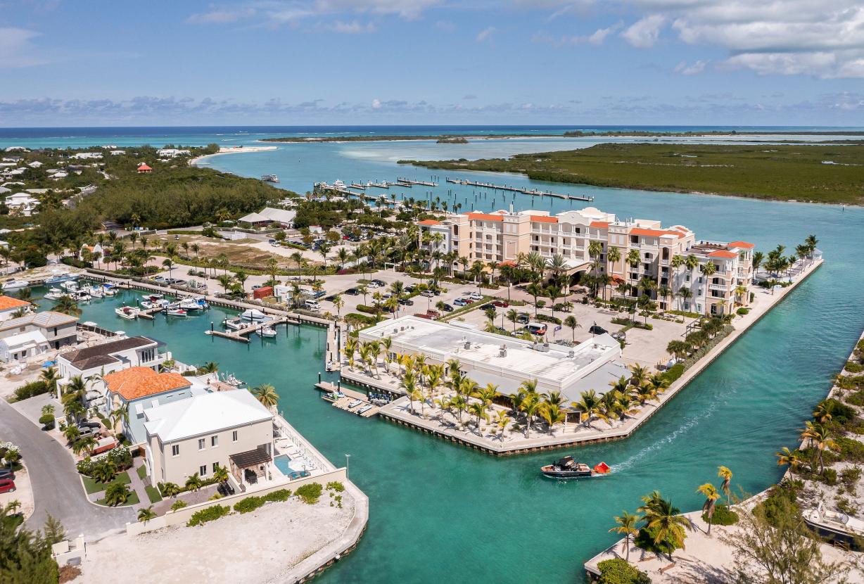 Tci021 – Waterfront villa near Leeward Marina