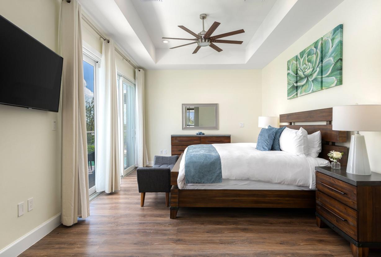 Tci021 – Waterfront villa near Leeward Marina