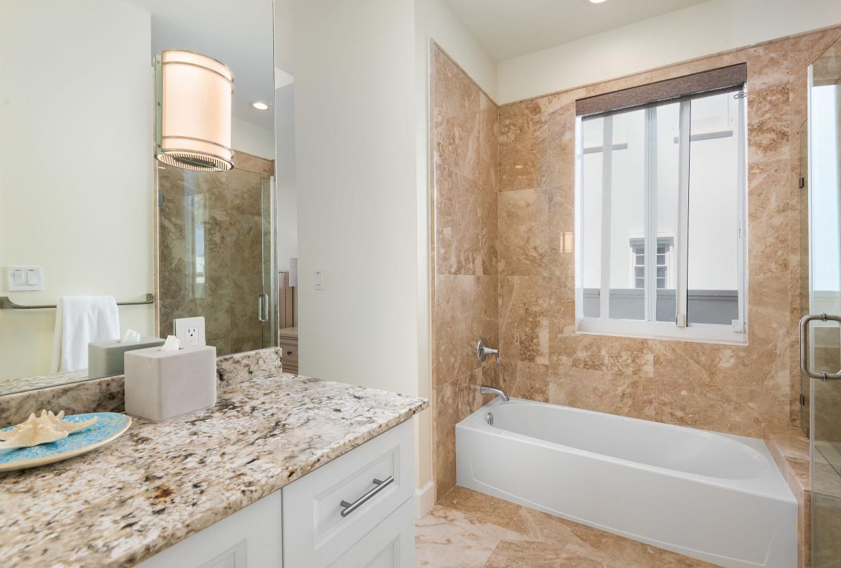 Tci021 – Waterfront villa near Leeward Marina