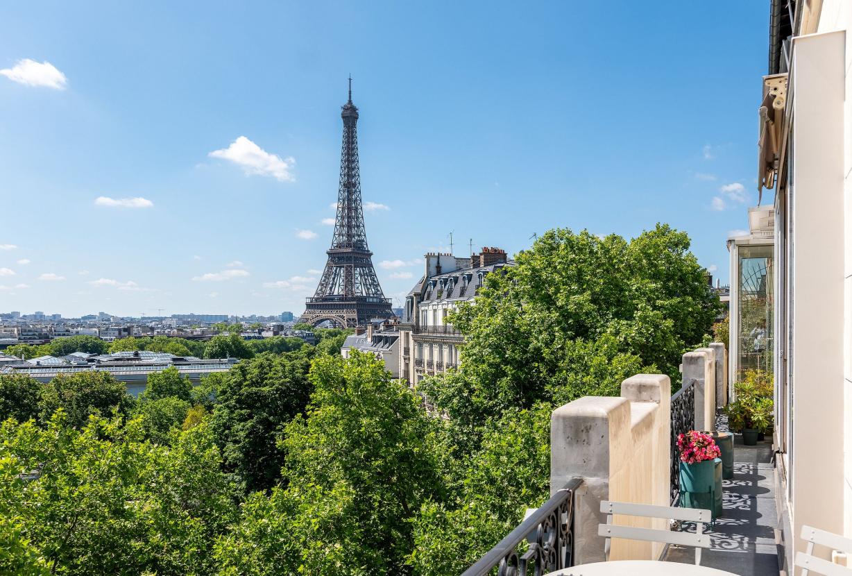 Par066 – Prestígio e Vistas Icônicas de Paris