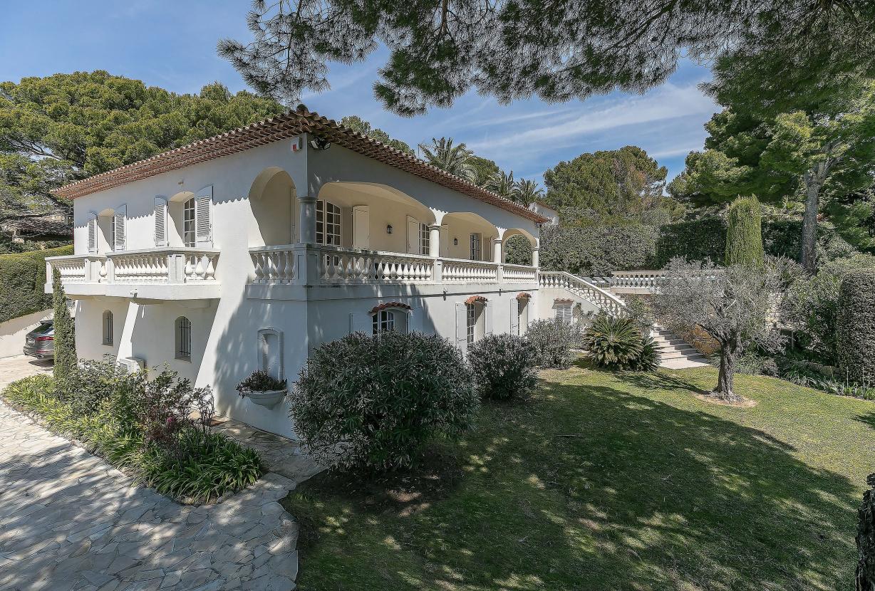 Azu076 - Villa Provençal com Vista para o Mar