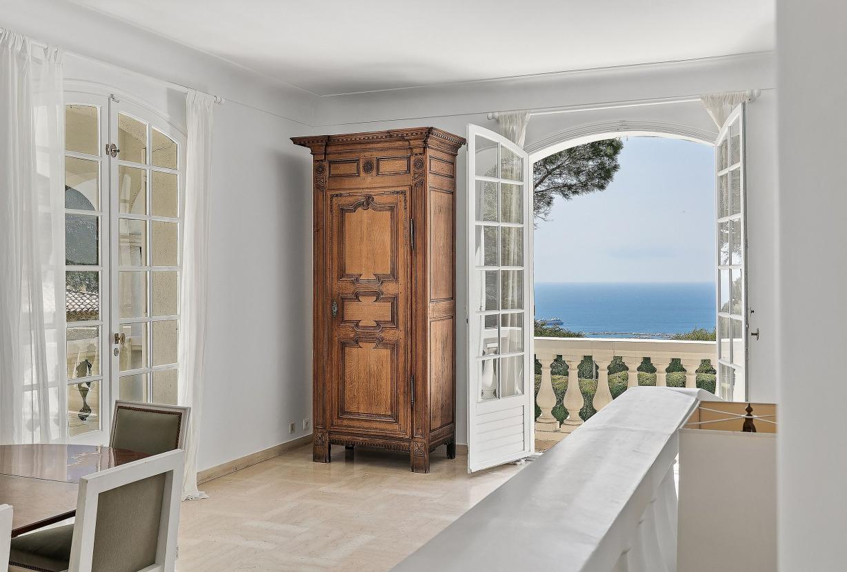 Azu076 - Villa Provençal com Vista para o Mar