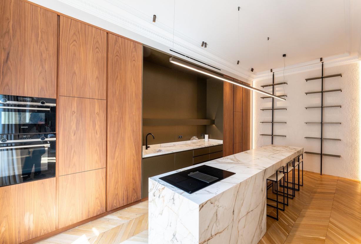 Par040 - Appartement Haussmannien à louer à Paris