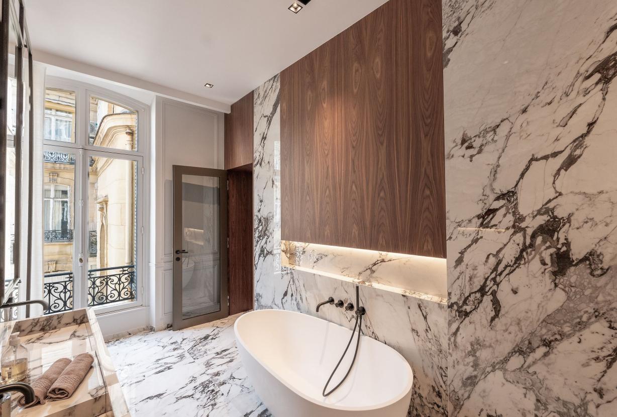 Par040 - Appartement Haussmannien à louer à Paris