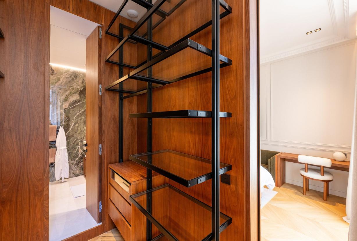 Par040 - Appartement Haussmannien à louer à Paris