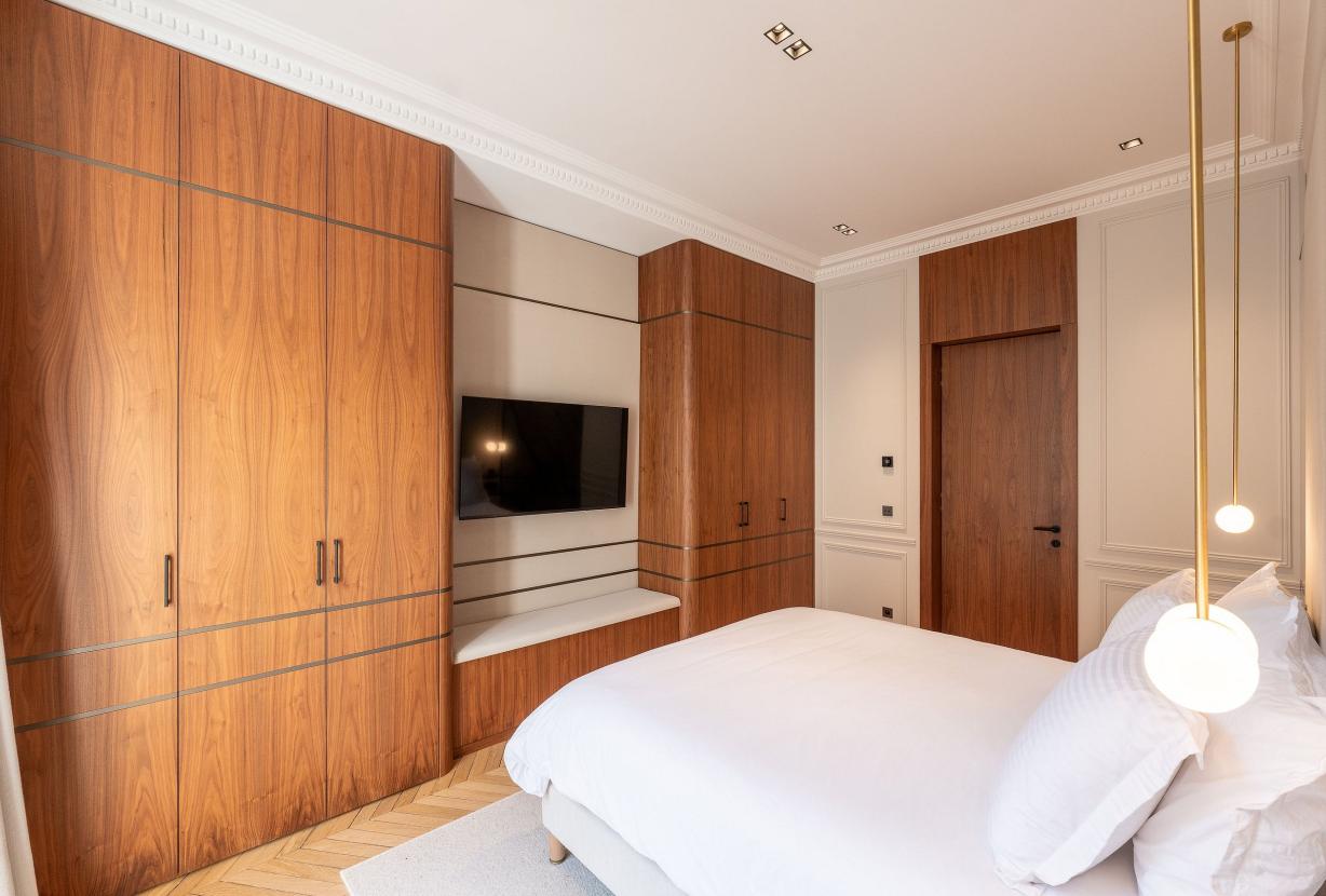 Par040 - Appartement Haussmannien à louer à Paris