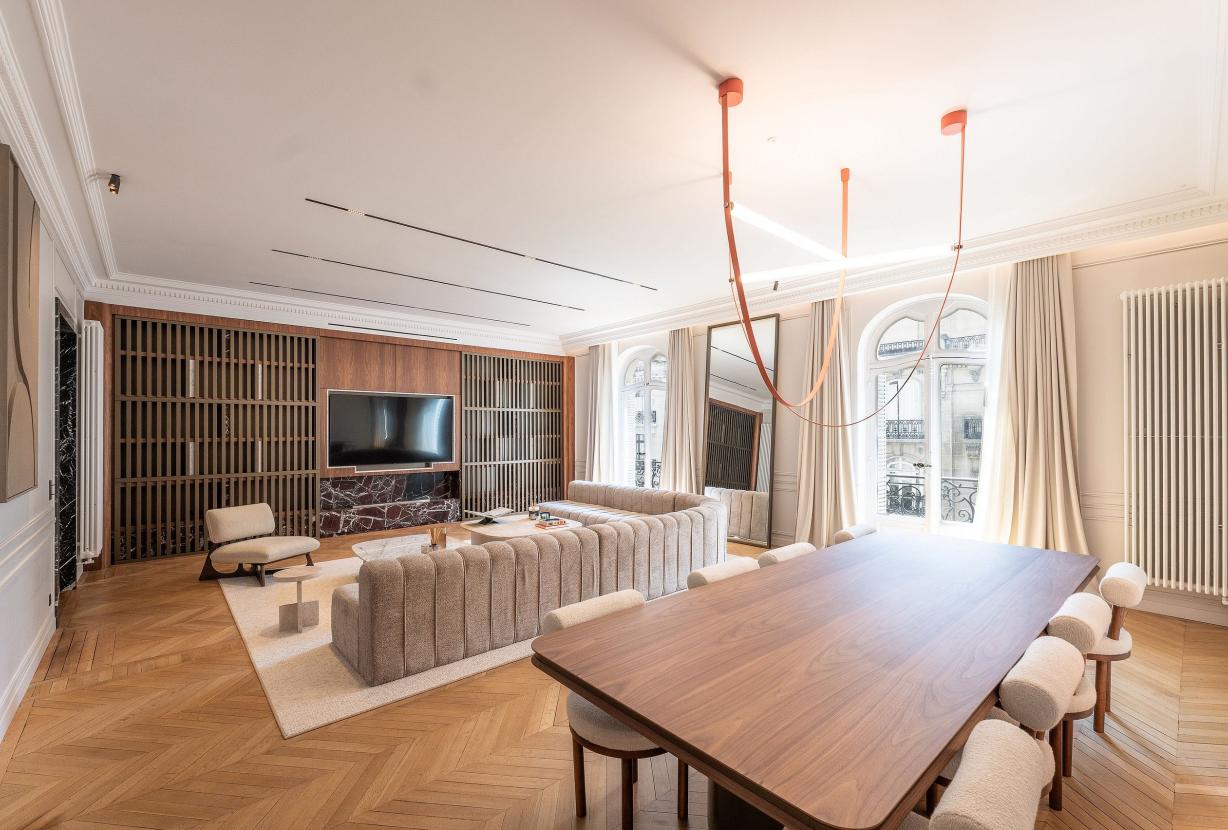 Par040 - Appartement Haussmannien à louer à Paris