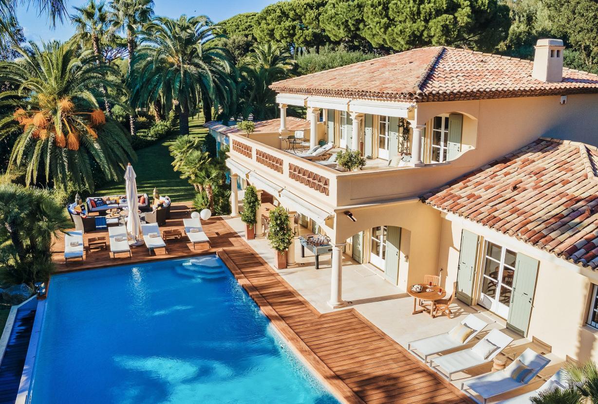 Azu051 - Elegant Provençal Estate with Sea View