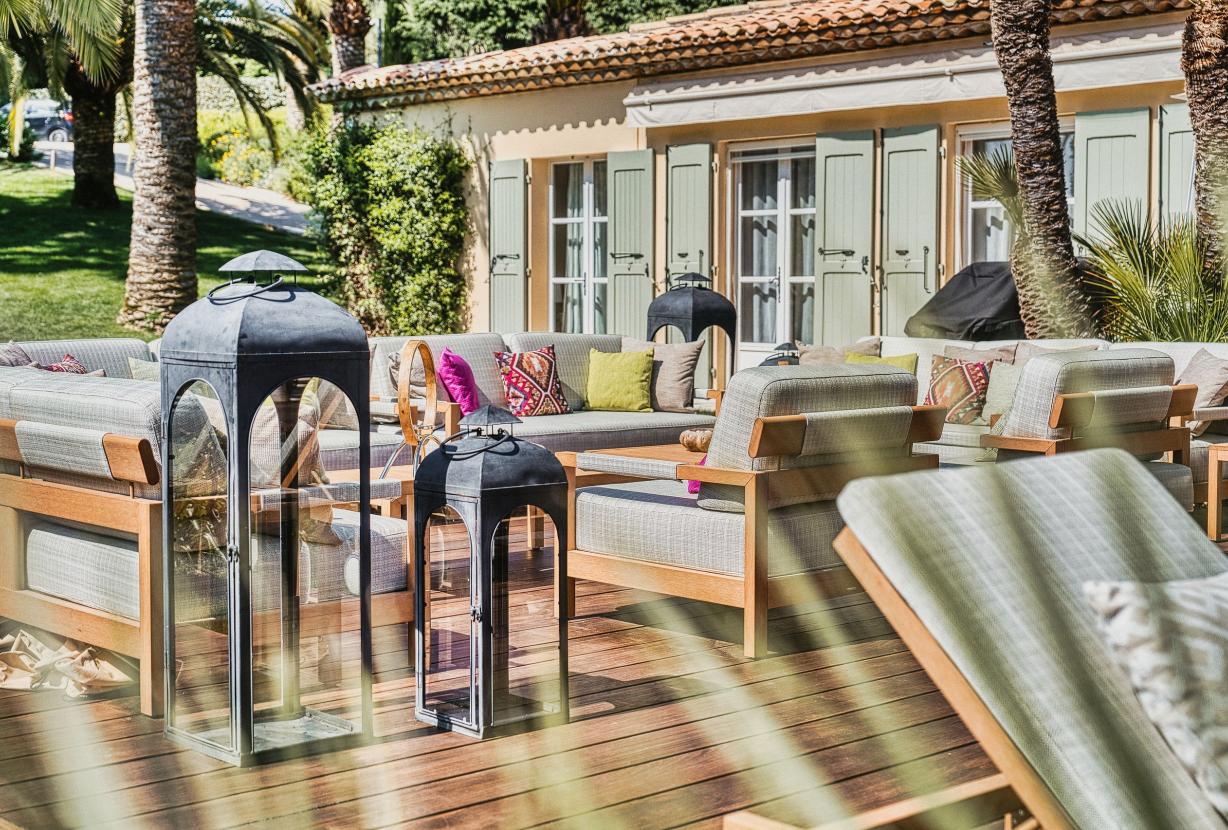 Azu051 - Elegant Provençal Estate with Sea View