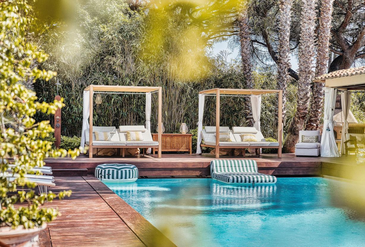 Azu051 - Elegant Provençal Estate with Sea View