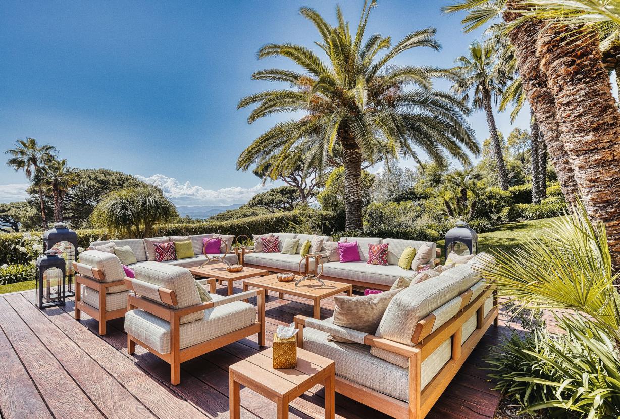 Azu051 - Elegant Provençal Estate with Sea View