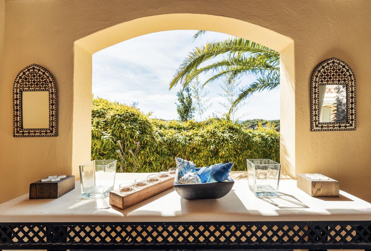 Azu051 - Elegant Provençal Estate with Sea View