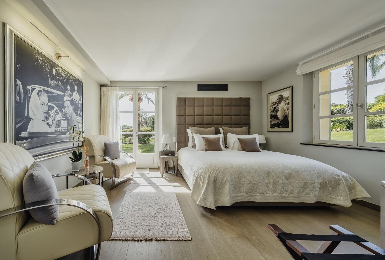 Azu051 - Elegant Provençal Estate with Sea View