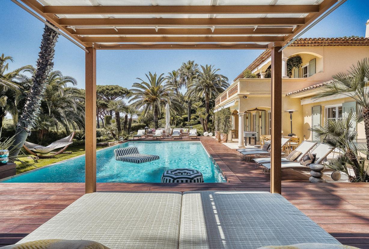 Azu051 - Elegant Provençal Estate with Sea View