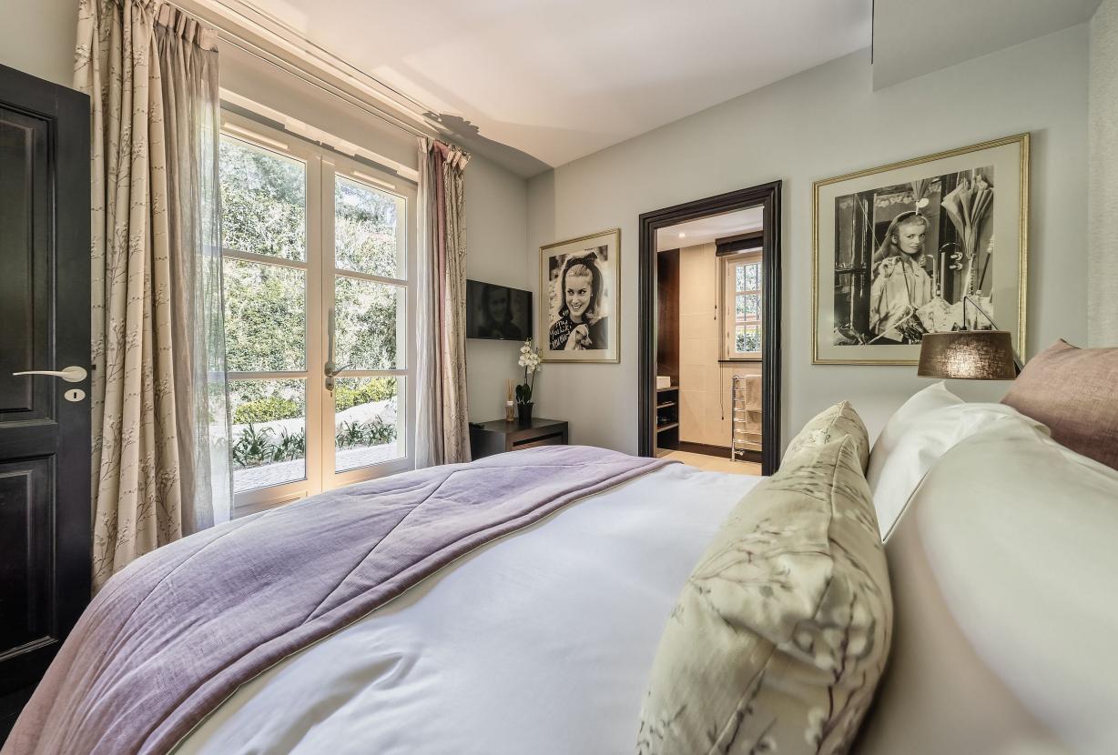 Azu051 - Elegant Provençal Estate with Sea View