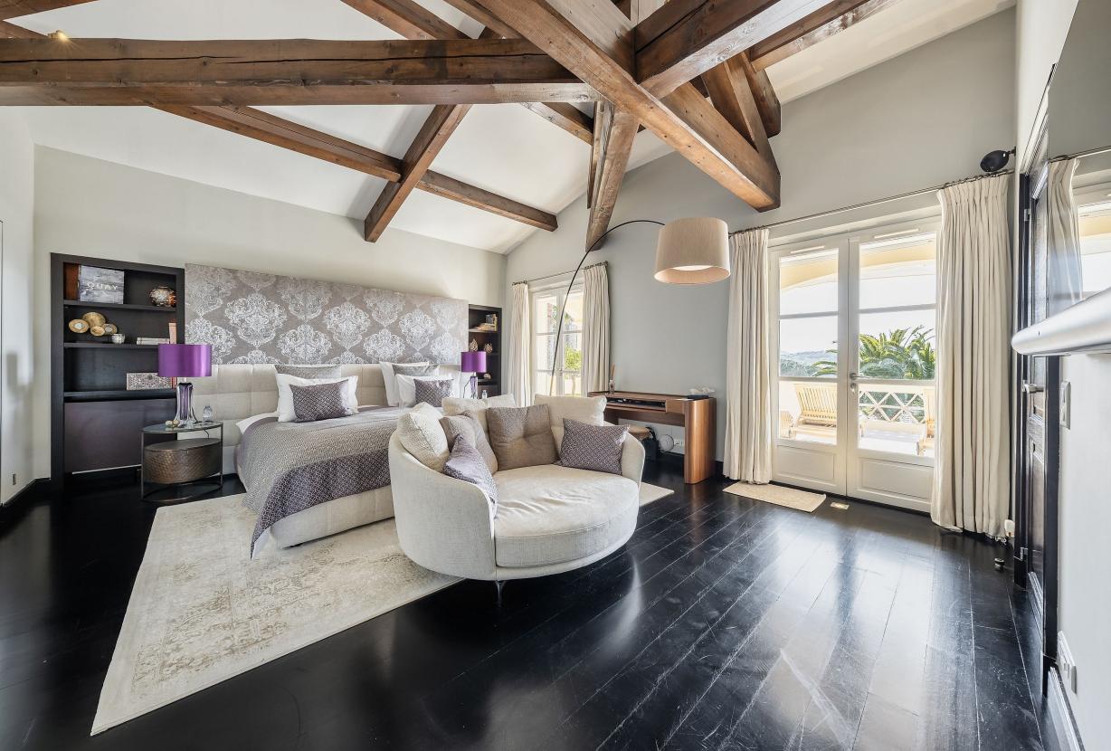 Azu051 - Elegant Provençal Estate with Sea View