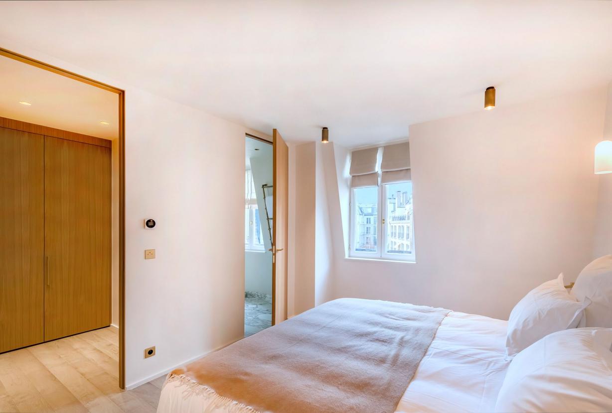 Par291 - Magnifique duplex dans le Triangle d'Or