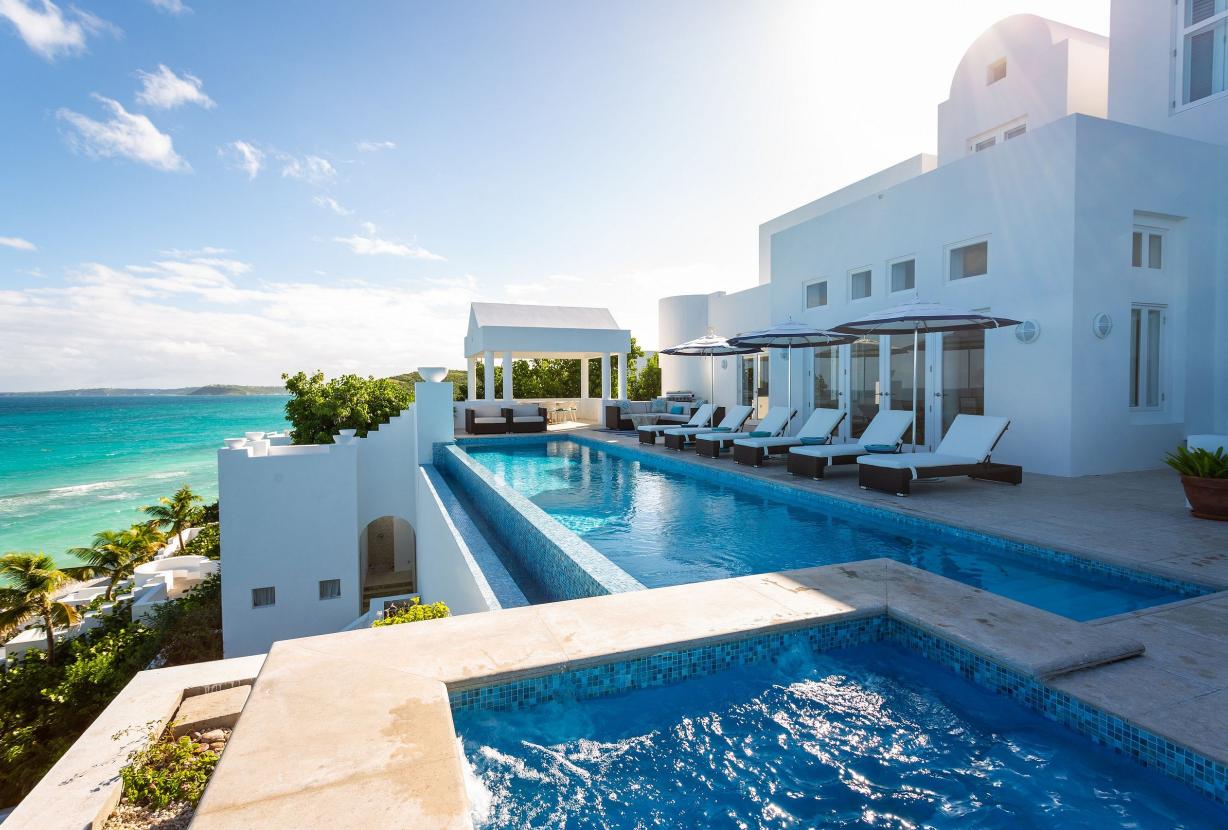 Aia009 – Elegant beachfront villa in Long Bay Beach