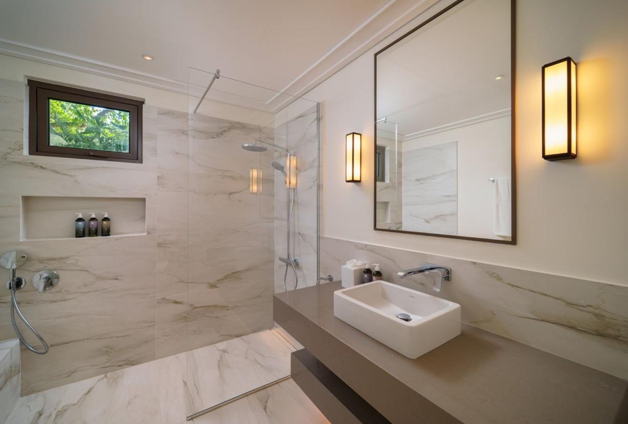 Brb006 – Elegant beachfront Villa in St. James