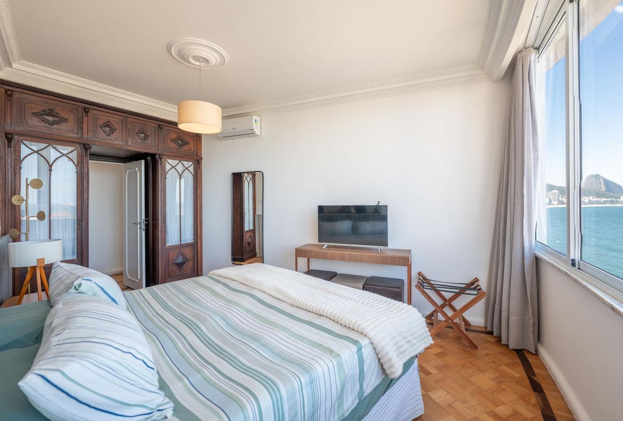 Rio110 – Oceanfront Apartment in Copacabana