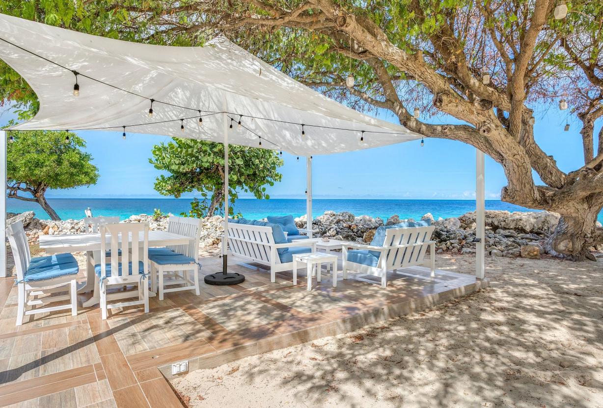 Aia011 – Villa frente al mar en Limestone Bay