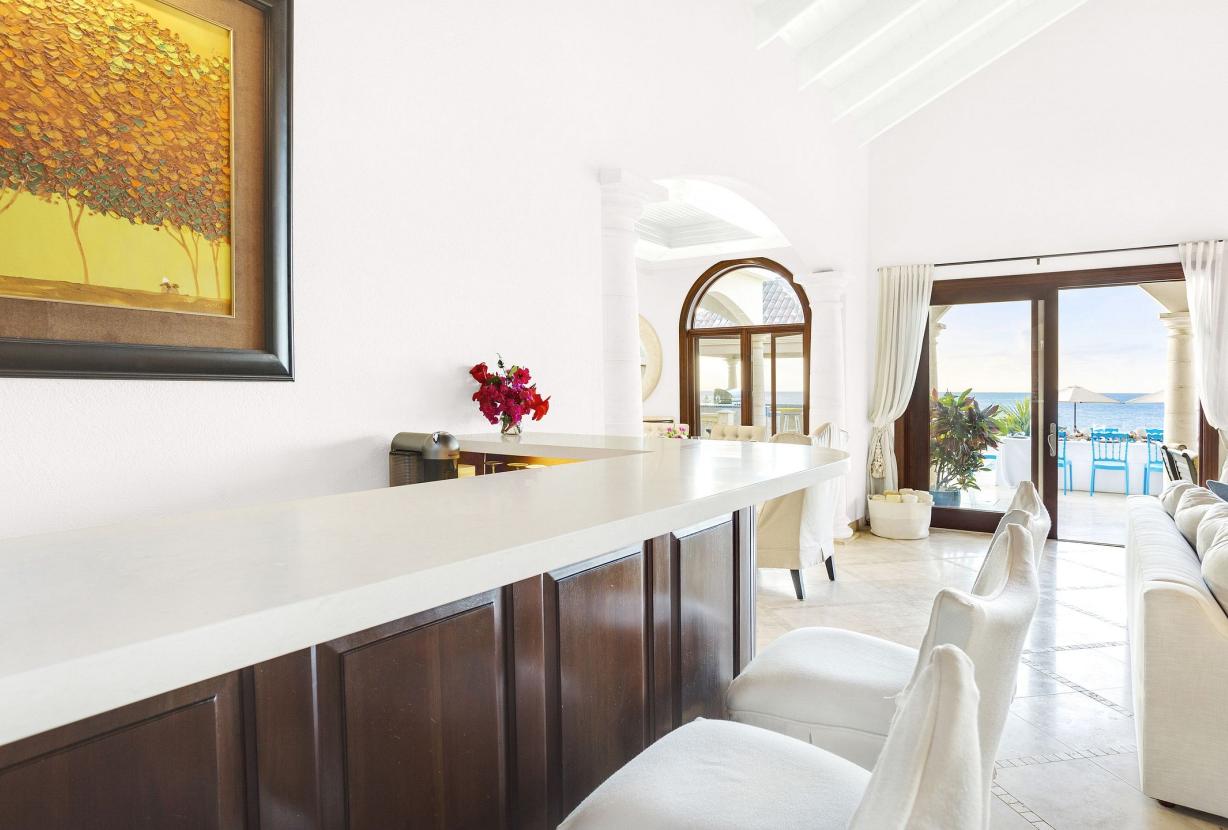 Aia013 – Villa moderna frente al mar en Limestone Bay