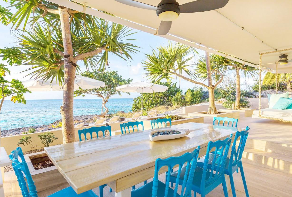 Aia013 – Villa moderna frente al mar en Limestone Bay