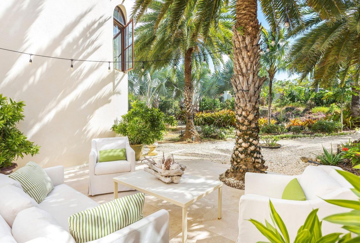 Aia013 – Villa moderna frente al mar en Limestone Bay