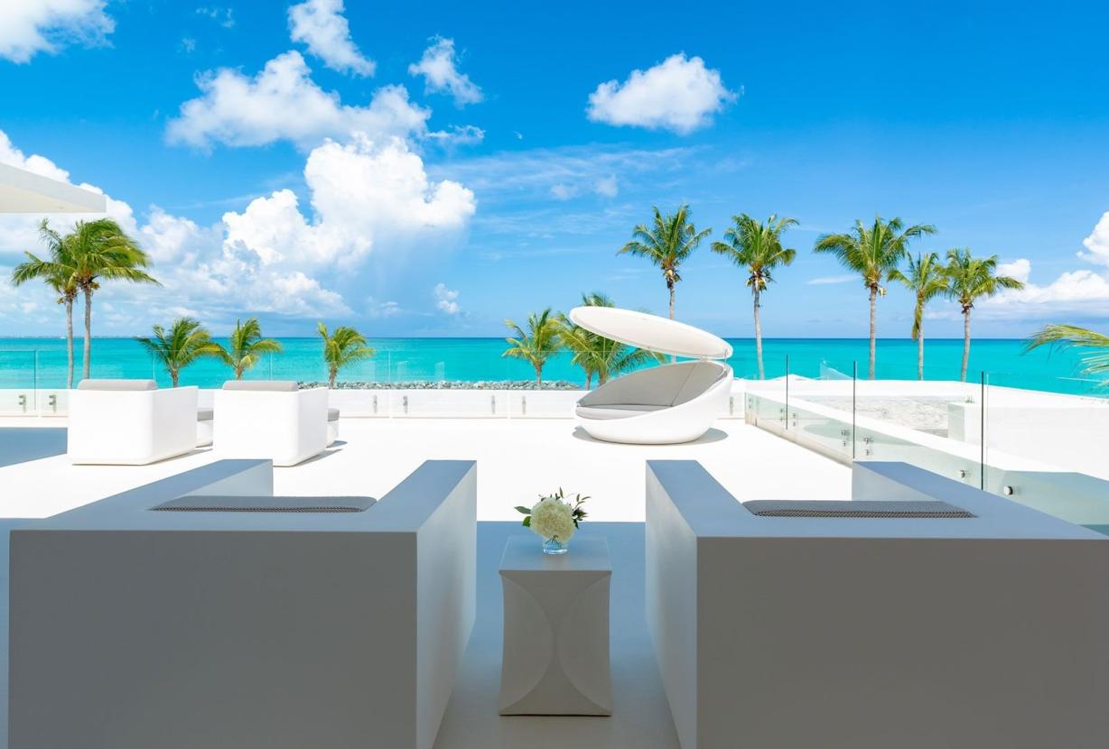 Tci003 – Moderna villa frente al mar en Grace Bay