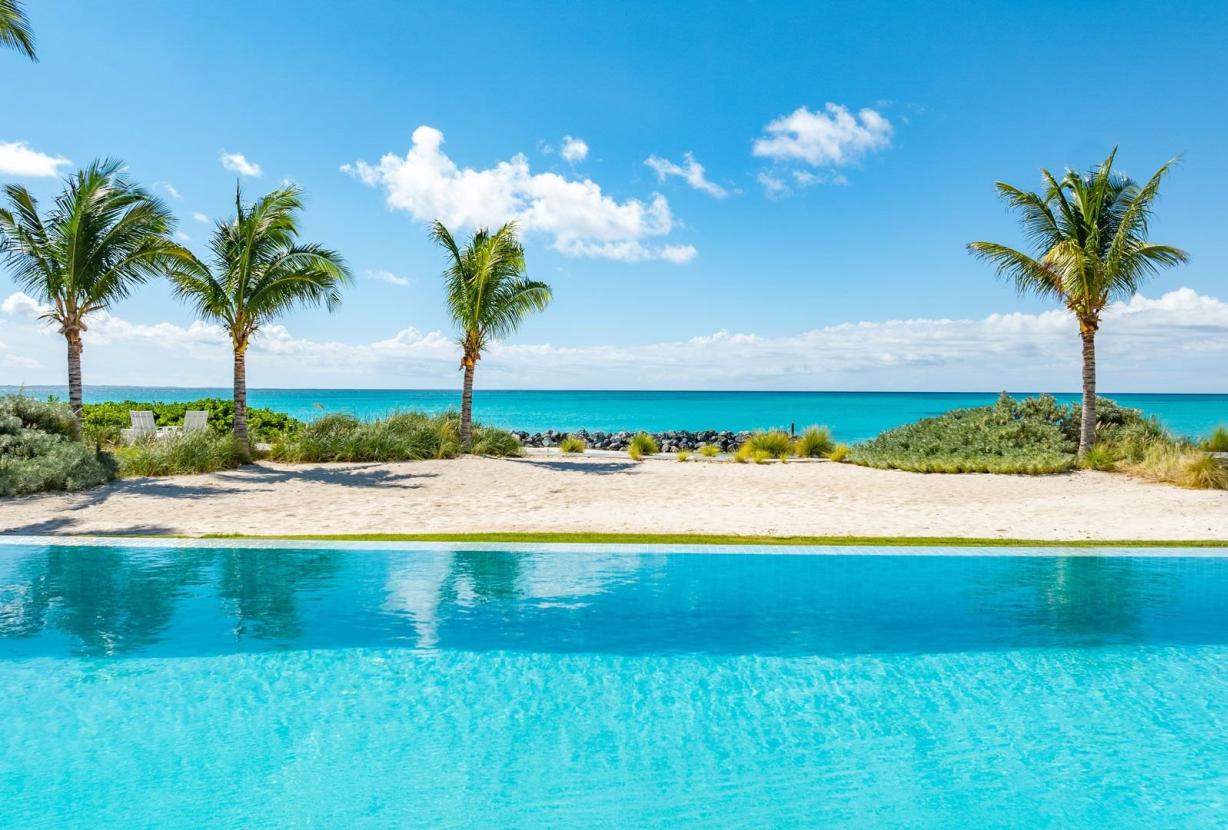 Tci003 – Moderna villa frente al mar en Grace Bay