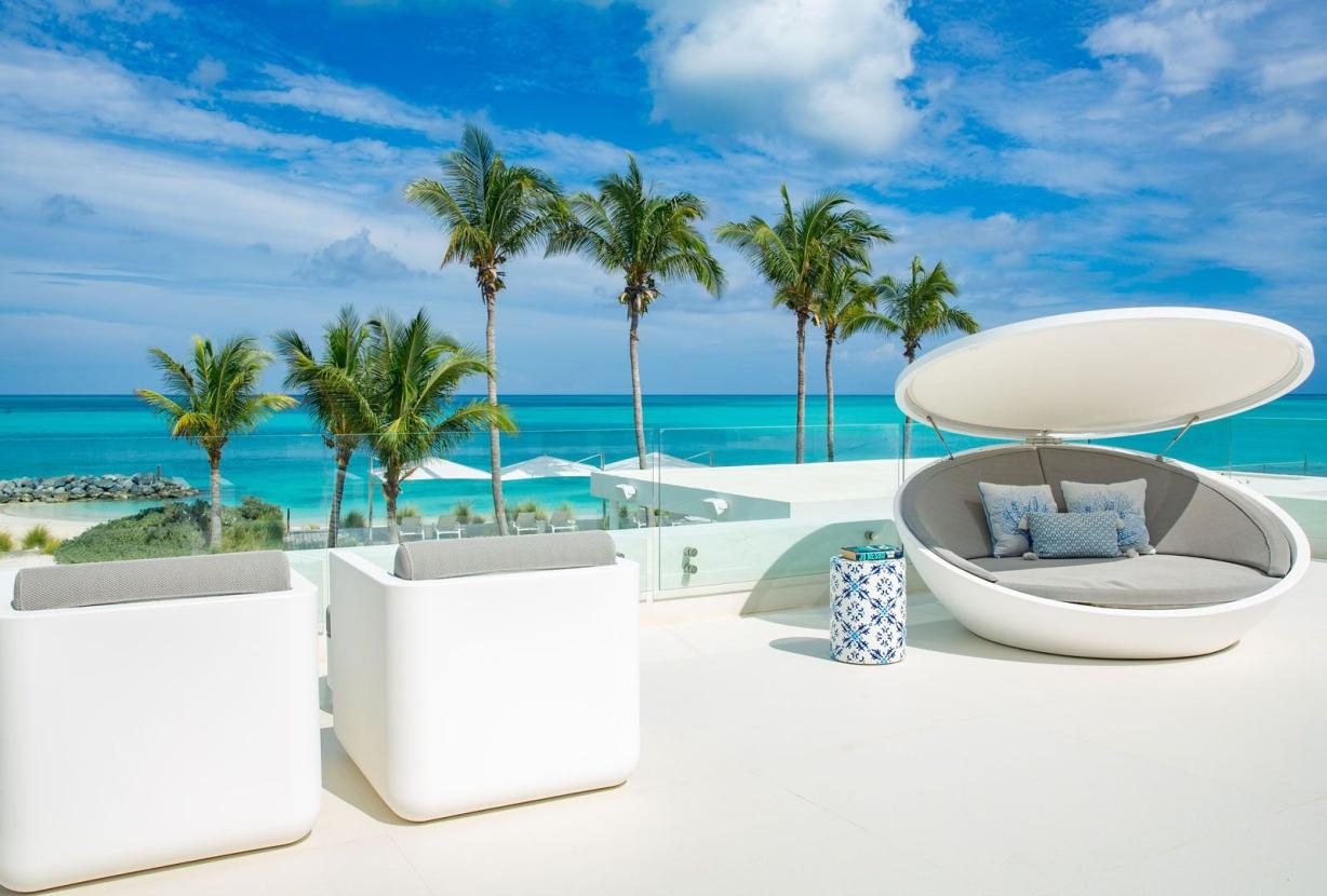 Tci003 – Moderna villa frente al mar en Grace Bay