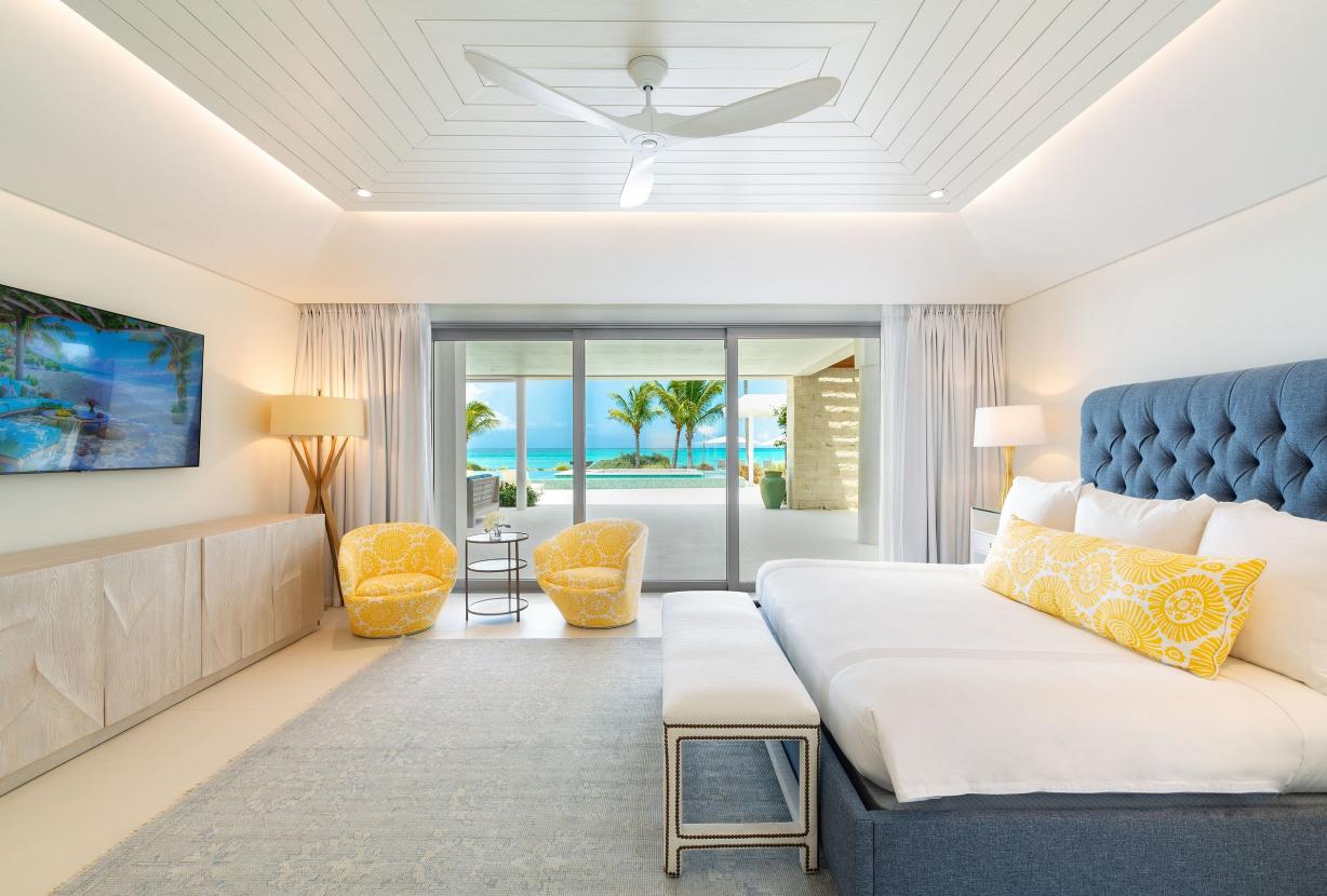 Tci003 – Modern beachfront villa in Grace Bay