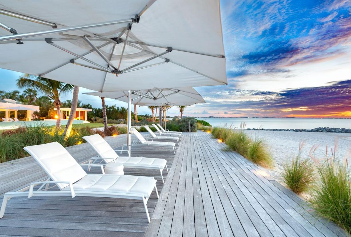 Tci003 – Moderna villa frente al mar en Grace Bay