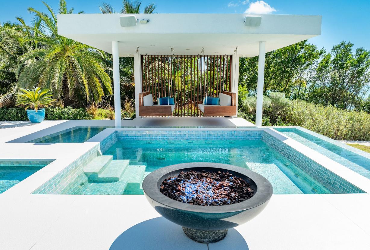 Tci003 – Vila moderna à beira-mar em Grace Bay