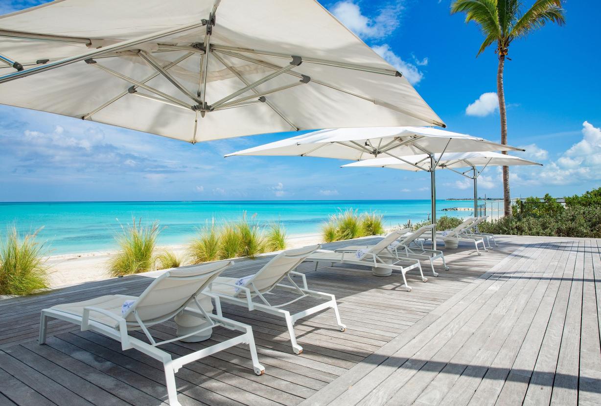 Tci003 – Vila moderna à beira-mar em Grace Bay