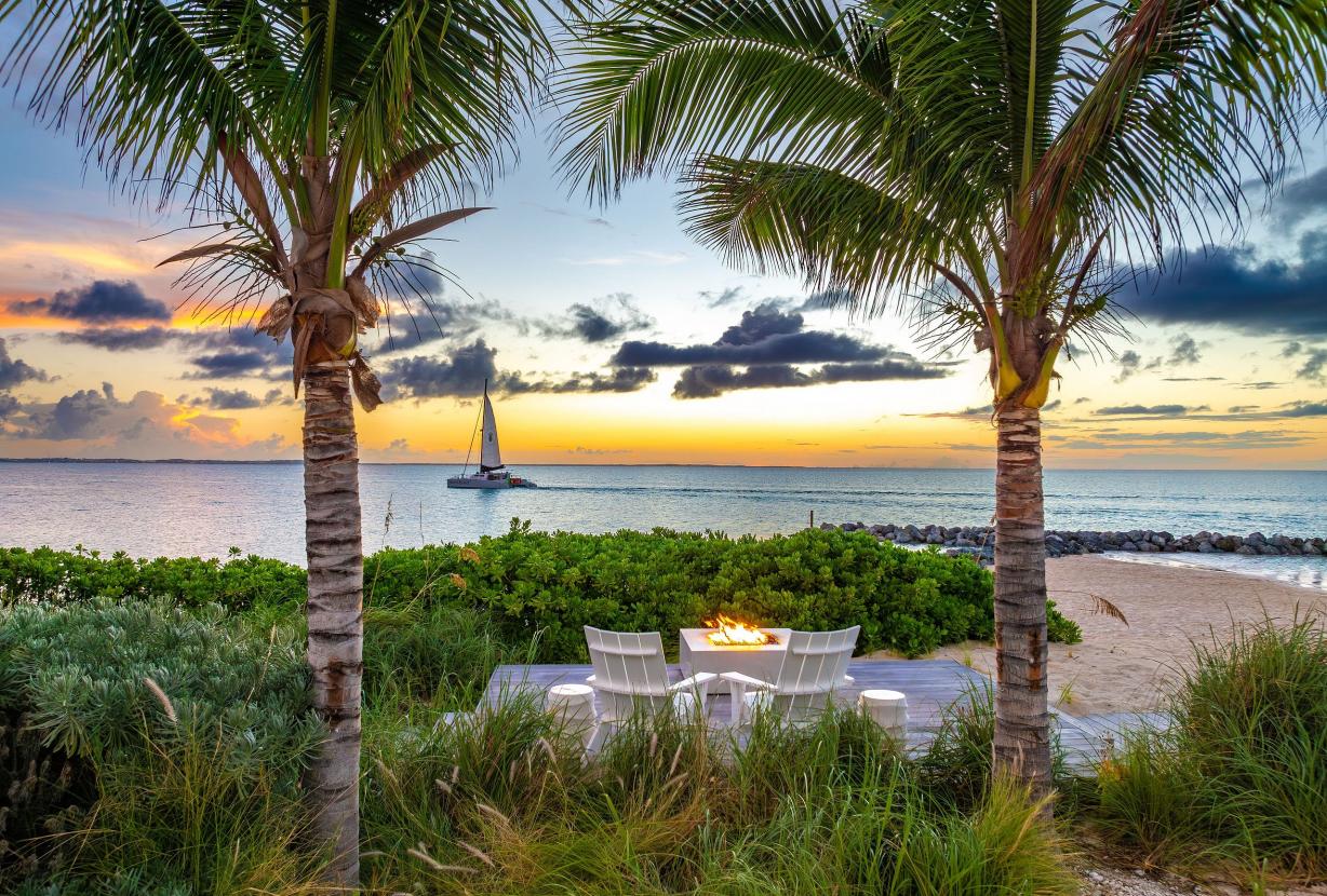 Tci003 – Vila moderna à beira-mar em Grace Bay