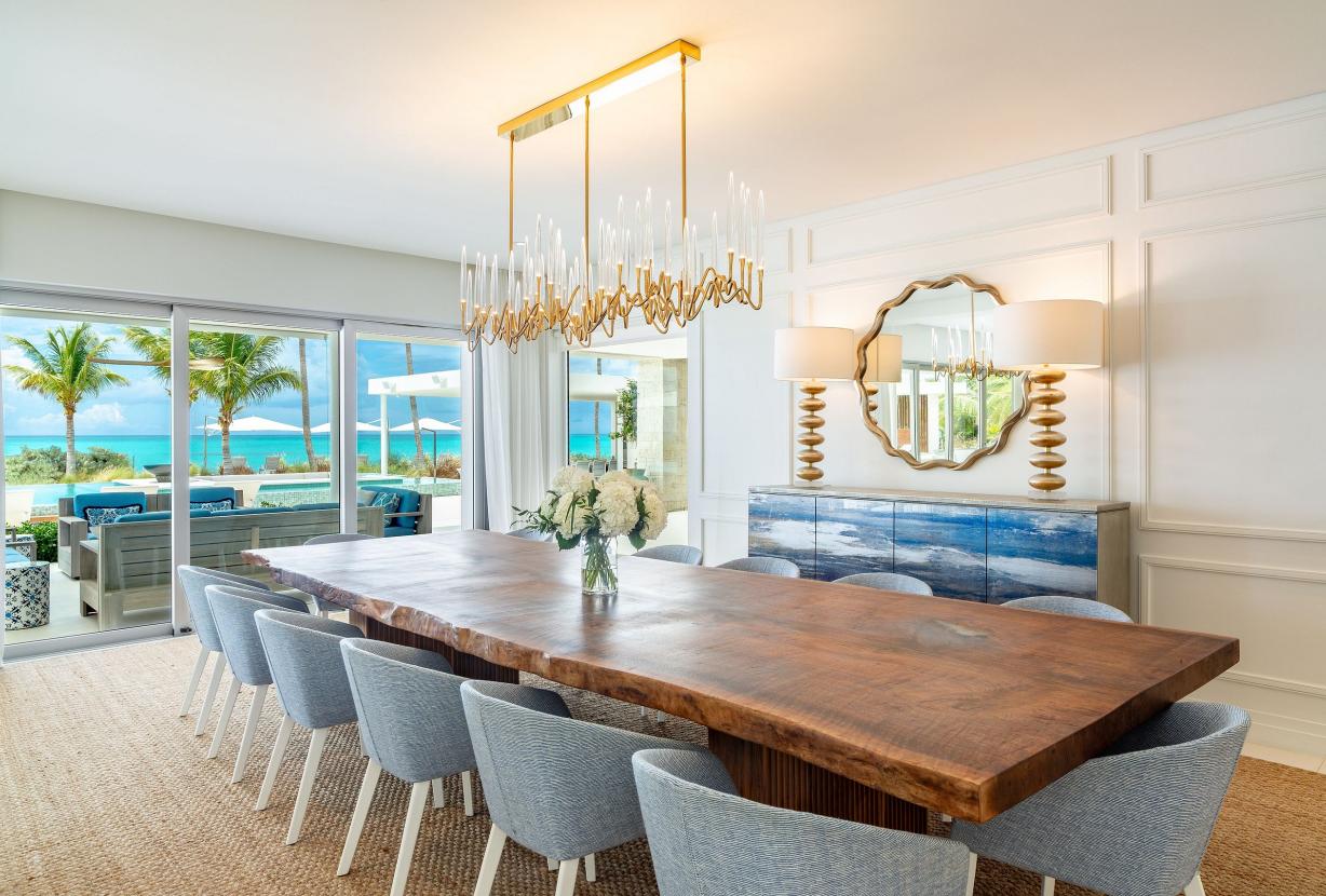Tci003 – Modern beachfront villa in Grace Bay