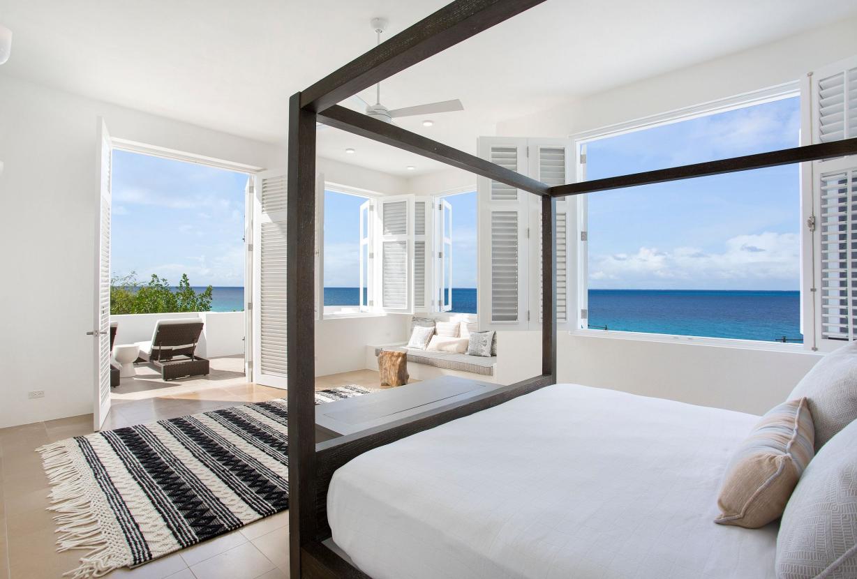 Aia010 – Villa moderna à beira-mar em Long Bay Beach