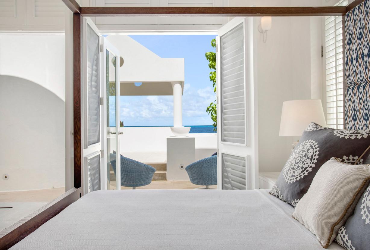 Aia010 – Villa moderna à beira-mar em Long Bay Beach