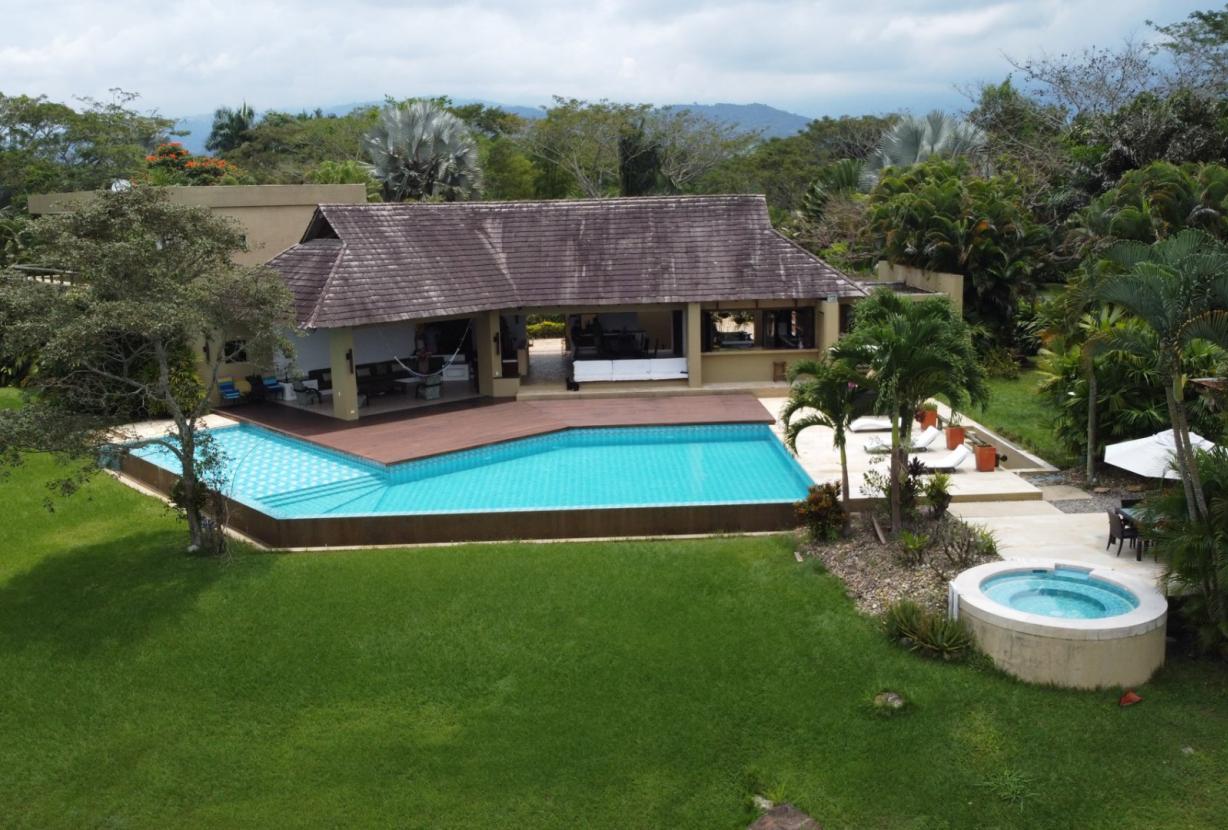 Anp052 - Luxury villa with pool for sale in Mesa de Yeguas