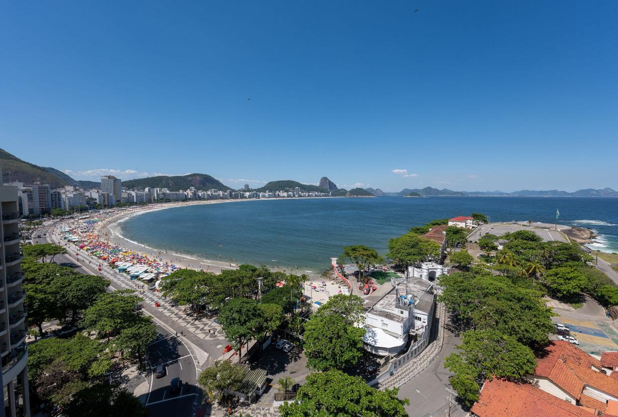 Rio037 - Cobertura de 3 quartos em Arpoador