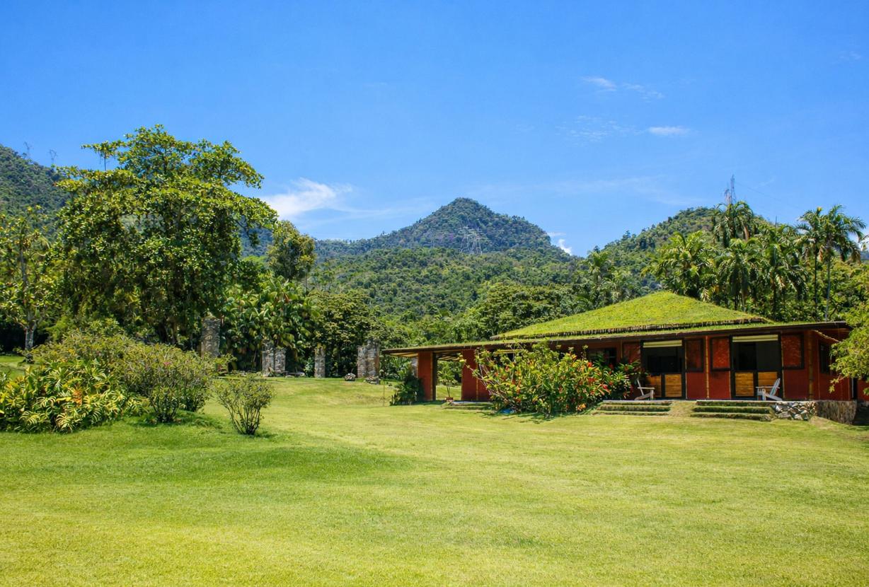 Ang054 - Santuario Privado en Porto Frade