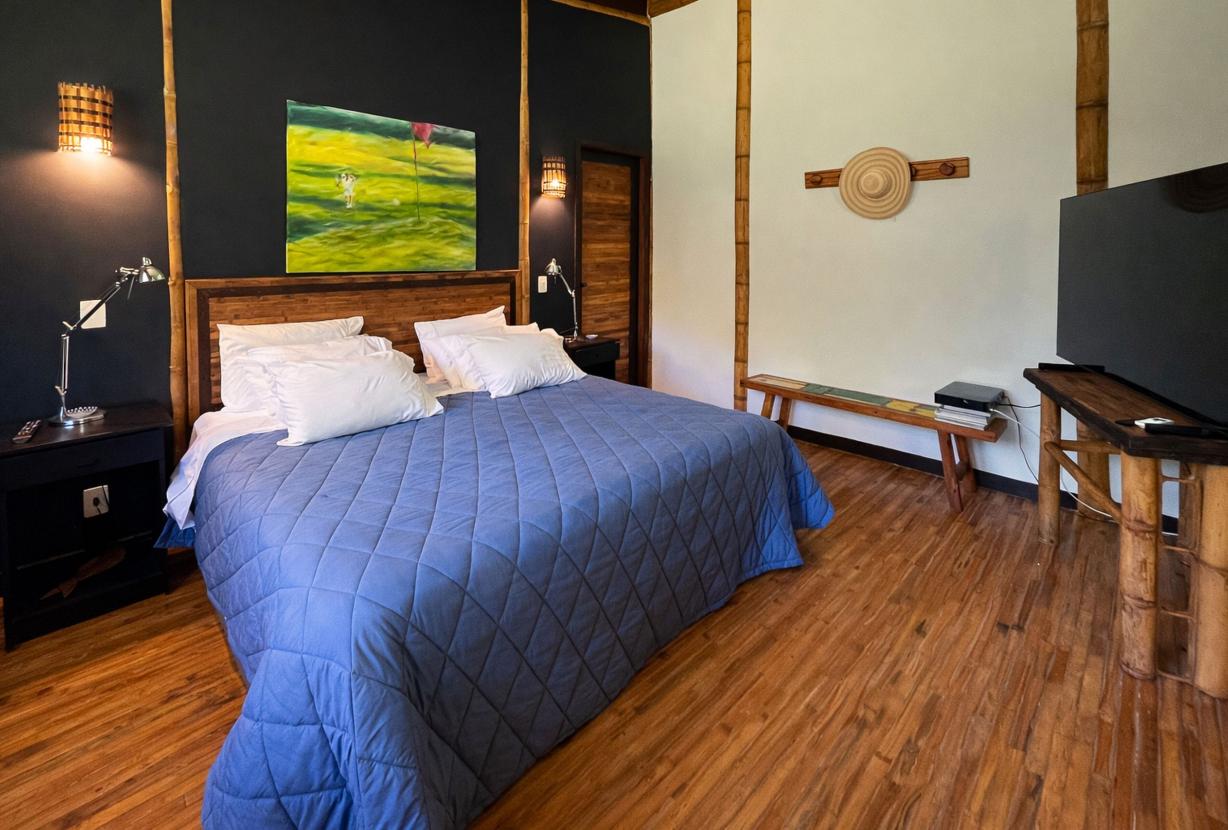 Ang054 - Santuario Privado en Porto Frade