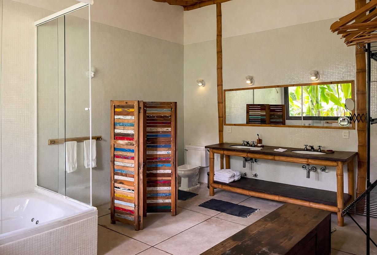 Ang054 - Santuario Privado en Porto Frade