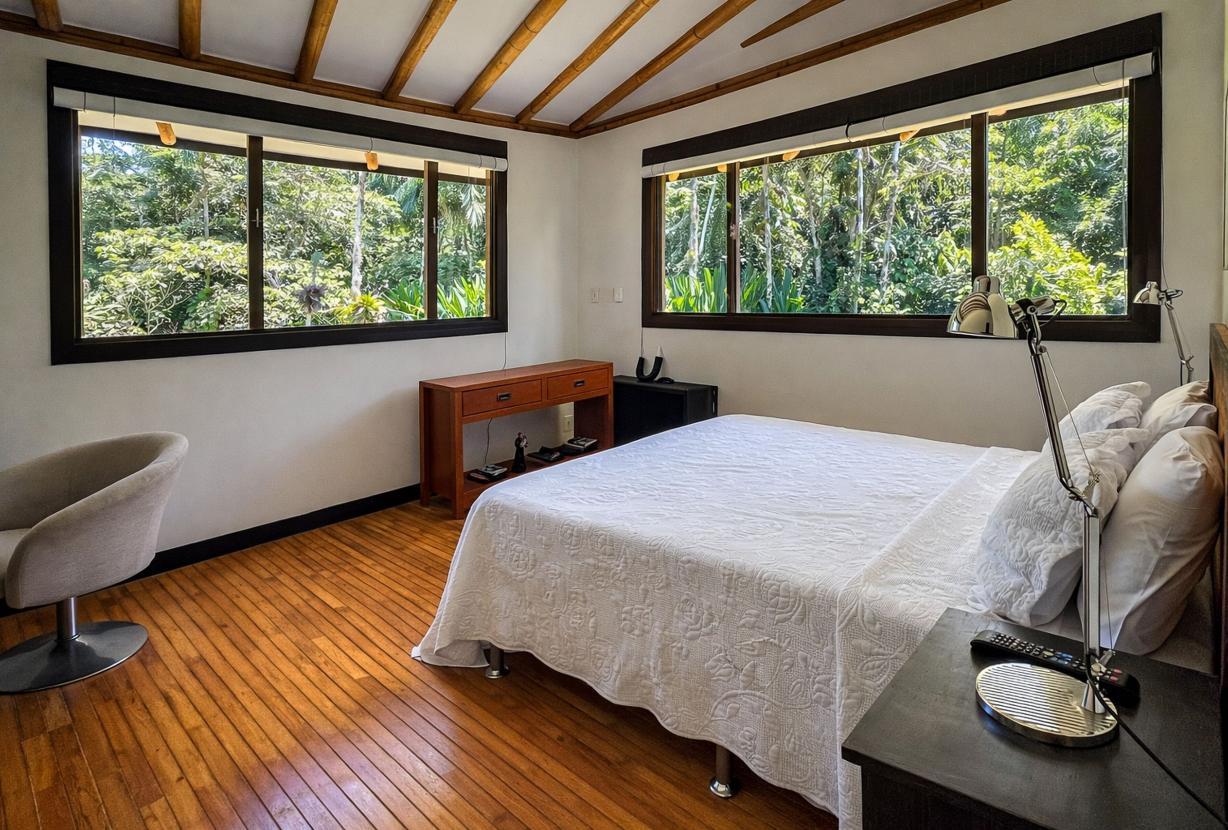Ang054 - A Tropical Sanctuary in Porto Frade