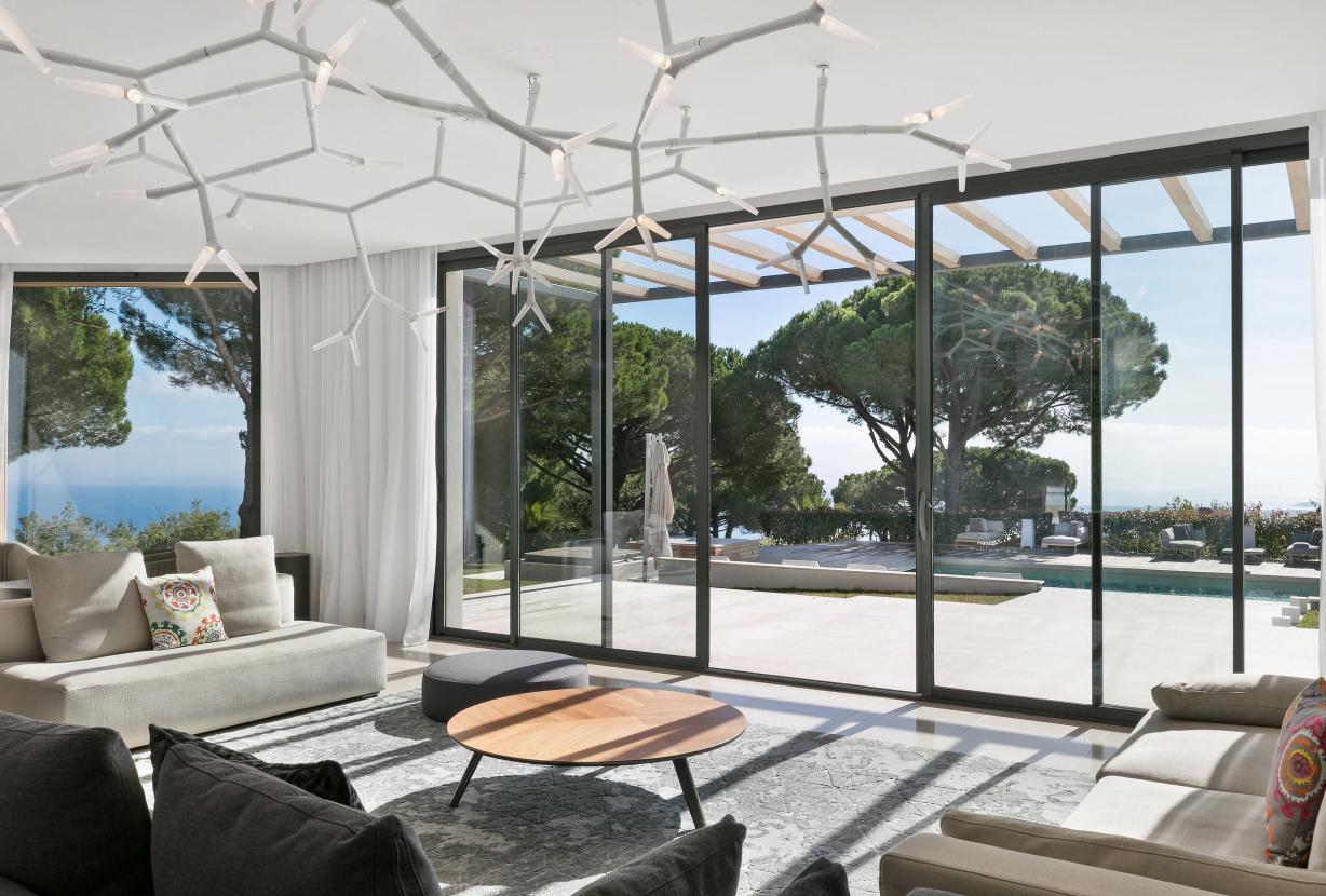Azu053 - Exceptional Contemporary Villa