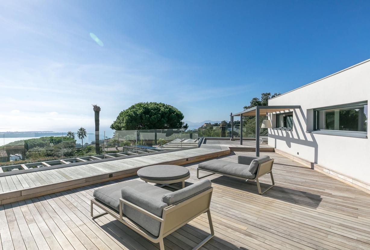Azu053 - Exceptional Contemporary Villa