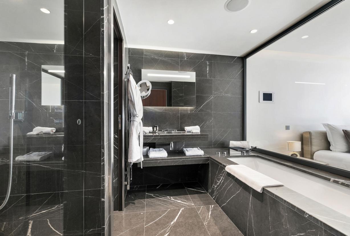 Azu053 - Exceptional Contemporary Villa