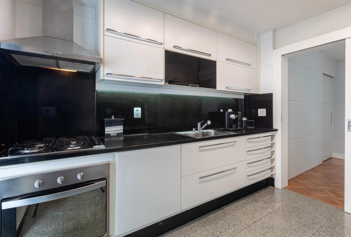 Rio158 - Charming and spacious apartment in Leblon